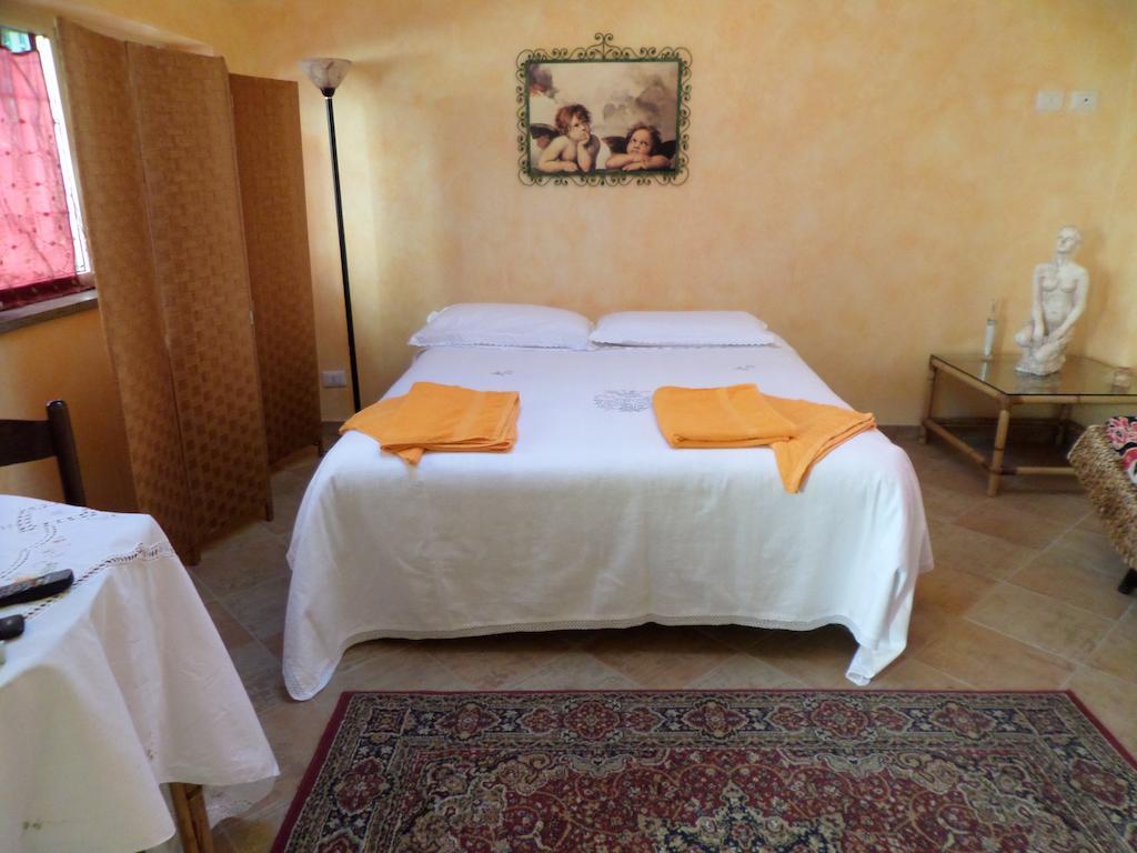 B&B Villino Lory Marino Phòng bức ảnh